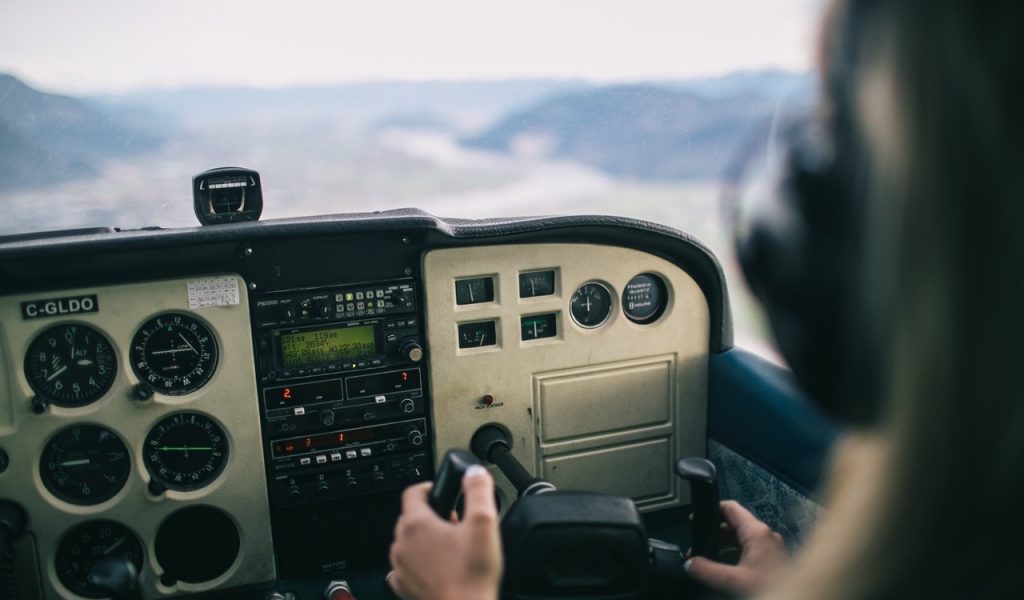 ¿Te imaginas un avión sin control, sin indicadores?