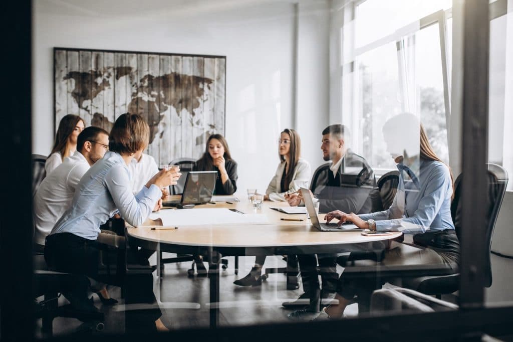 Un compromiso del empresario es que debe motivar la participación efectiva del equipo.